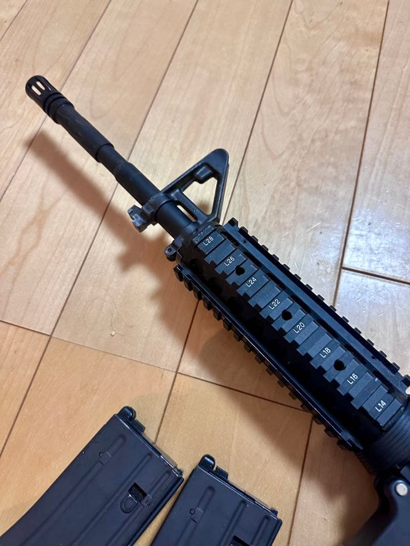 東京マルイ M4A1 MWS ガスブロ　18歳以上　マガジン3本ホロサイト付き