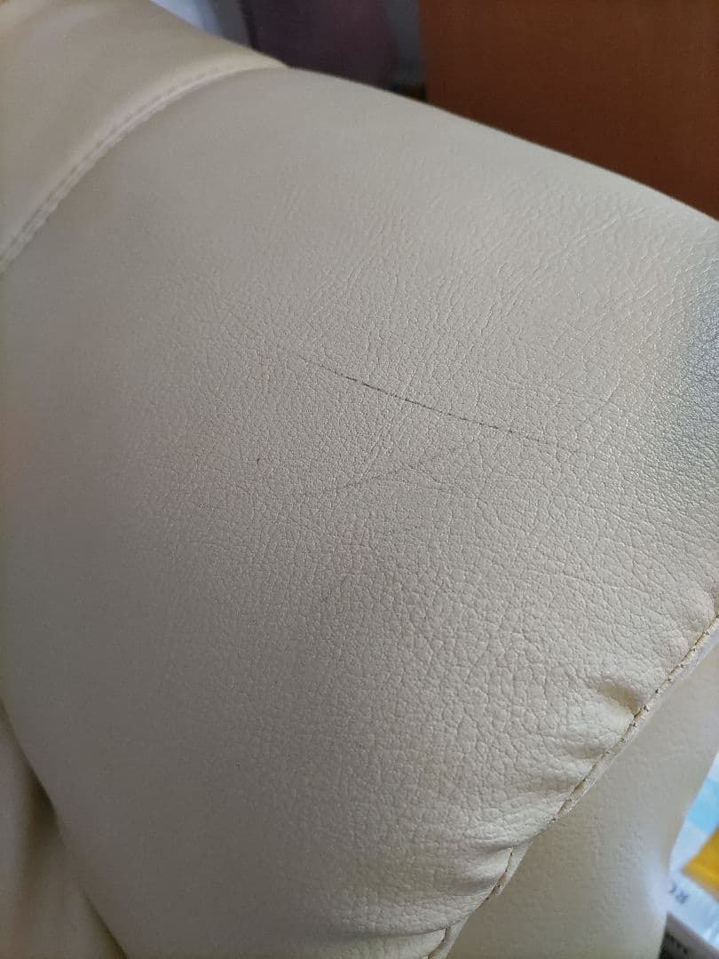黄色ソファー