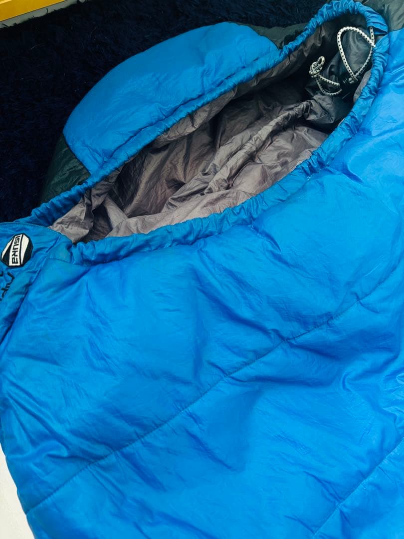 アウトドア寝具 ISUKA Alpha Light 700 X 3-Season