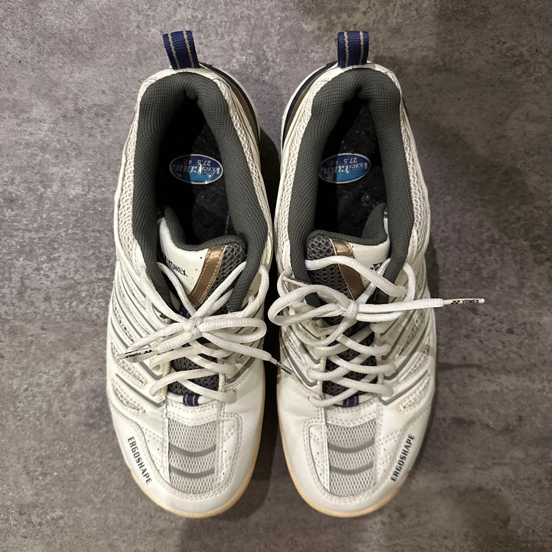 【極美品】ヨネックス パワークッションワイド79 バドミントンシューズ 27.5