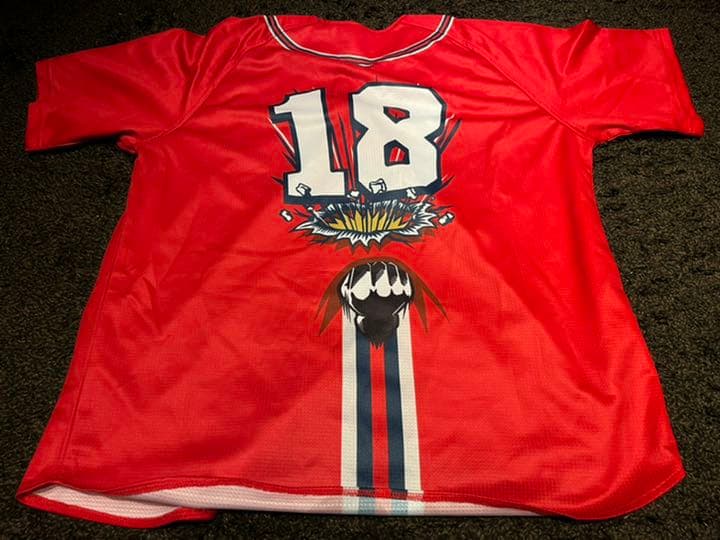 カープバリバリバリユニフォーム18森下選手！Mサイズ！完売品！