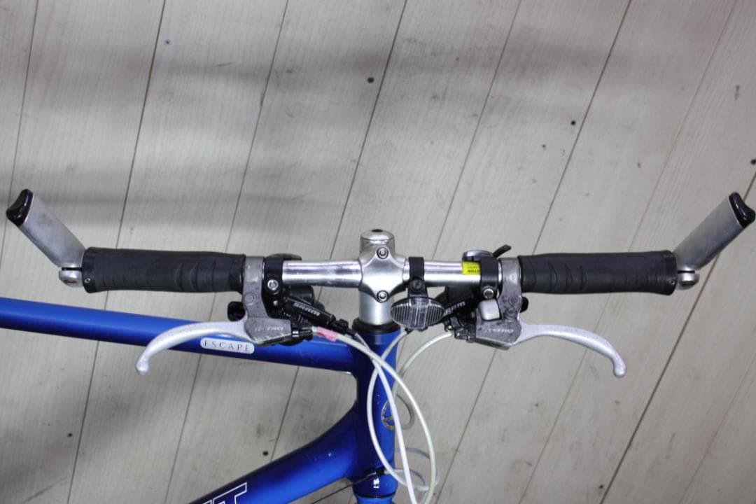 GIANT ESCAPE R3 700C アルミ 24速 500mm 青クロス