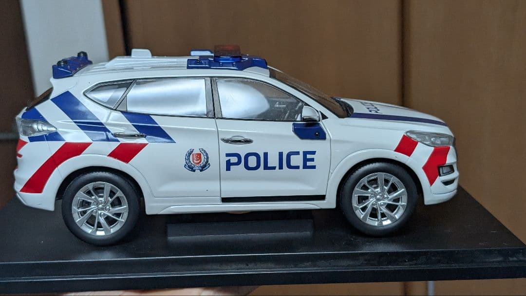 1/18 ヒュンダイ　ツーソン　シンガポール警察
