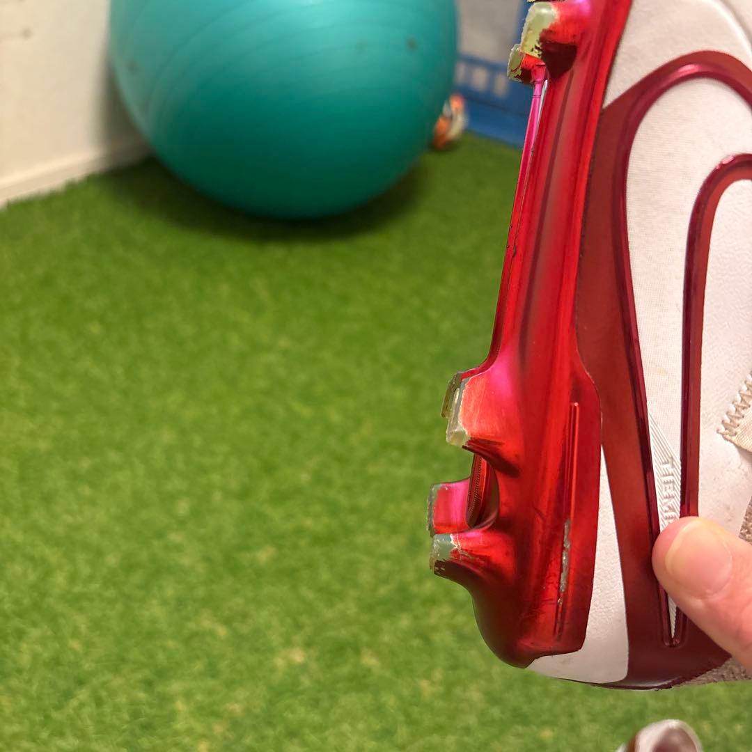 Nike サッカーシューズ ホワイト/レッド