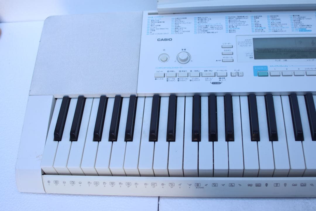 CASIO 電子キーボード　ピアノ LK-223 2016年製　光ナビゲーション