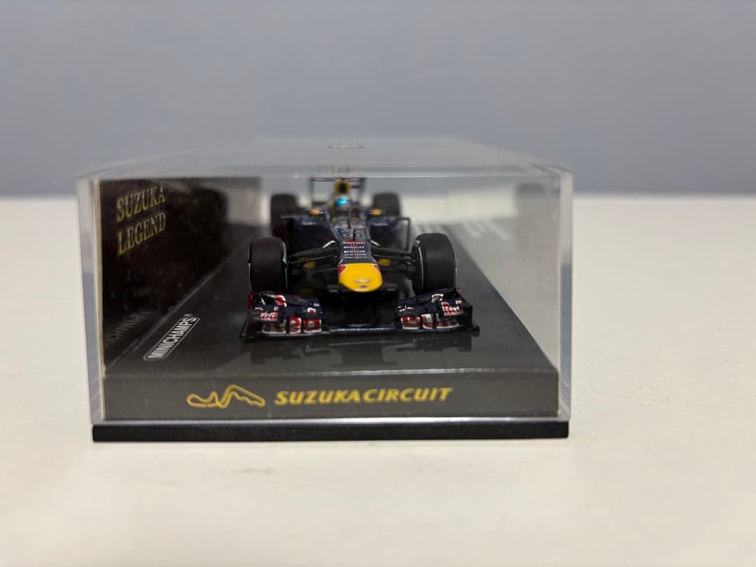 ミニチャンプス Red Bull Racing RB9 ミニカー