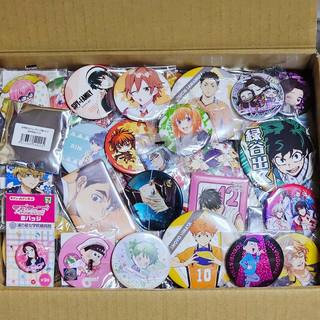 アニメグッズ　缶バッジ　大量　まとめ売り