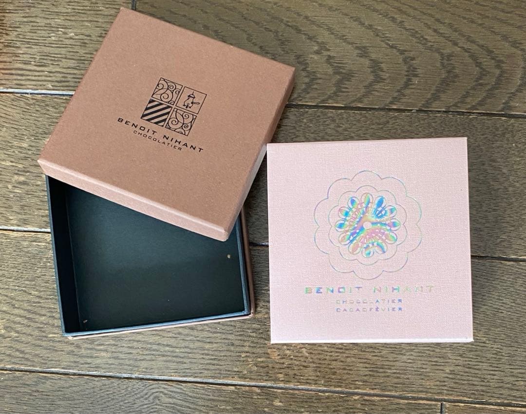 【激レア】イルサンジェー　ブノワ・ニアン　チョコレート　箱