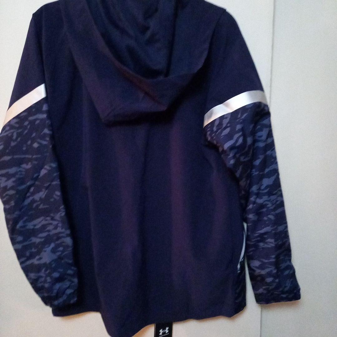 お値下げ！新品未使用！Under Armour 迷彩柄上下ウィンドブレーカー