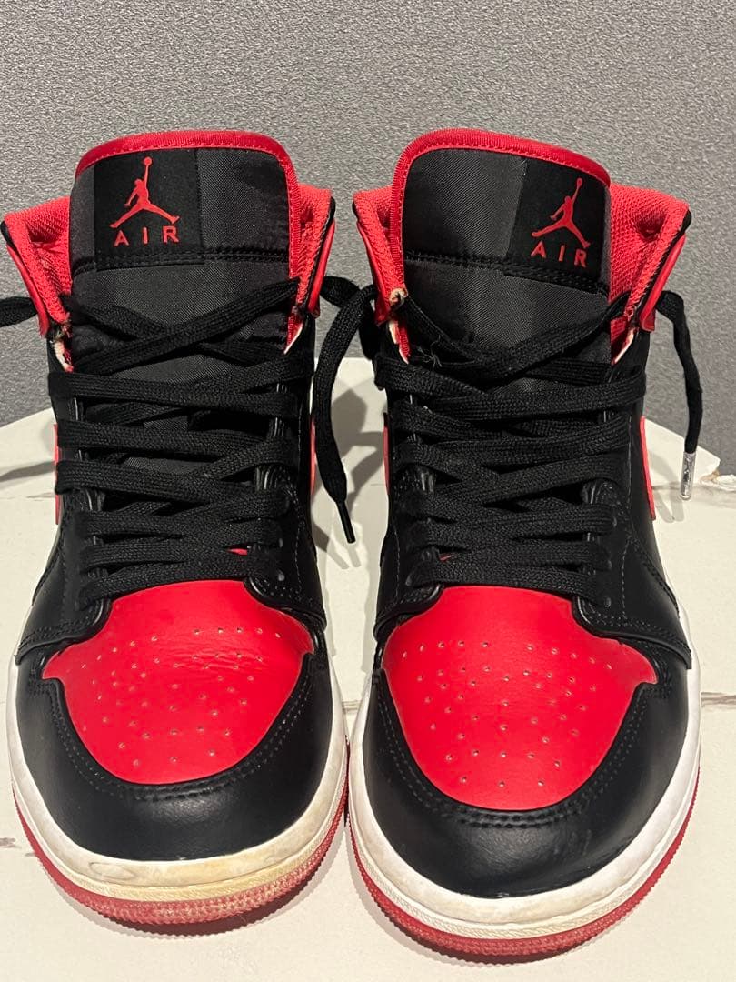 Nike Air Jordan 1 Mid Bred Toeハイカット 赤黒