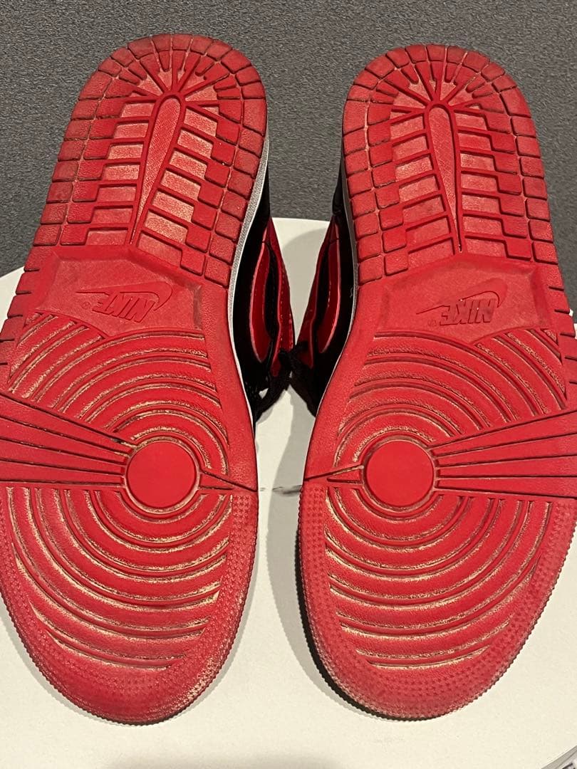 Nike Air Jordan 1 Mid Bred Toeハイカット 赤黒