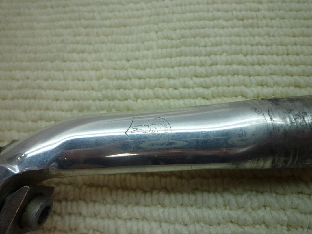カンパニョーロ　27.2　アルミ シートポスト　MADE IN　ITALY