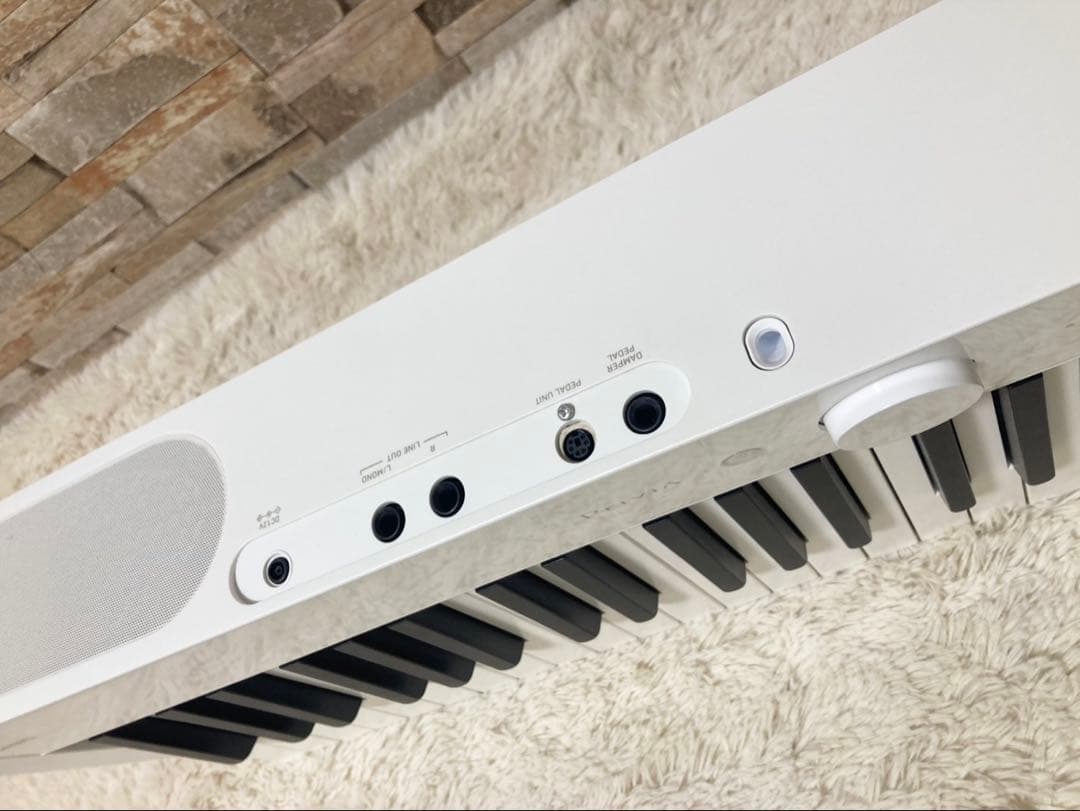 カシオ電子ピアノ88鍵盤 Privia PX-S1100 ホワイト　白