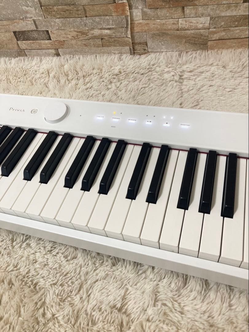 カシオ電子ピアノ88鍵盤 Privia PX-S1100 ホワイト　白
