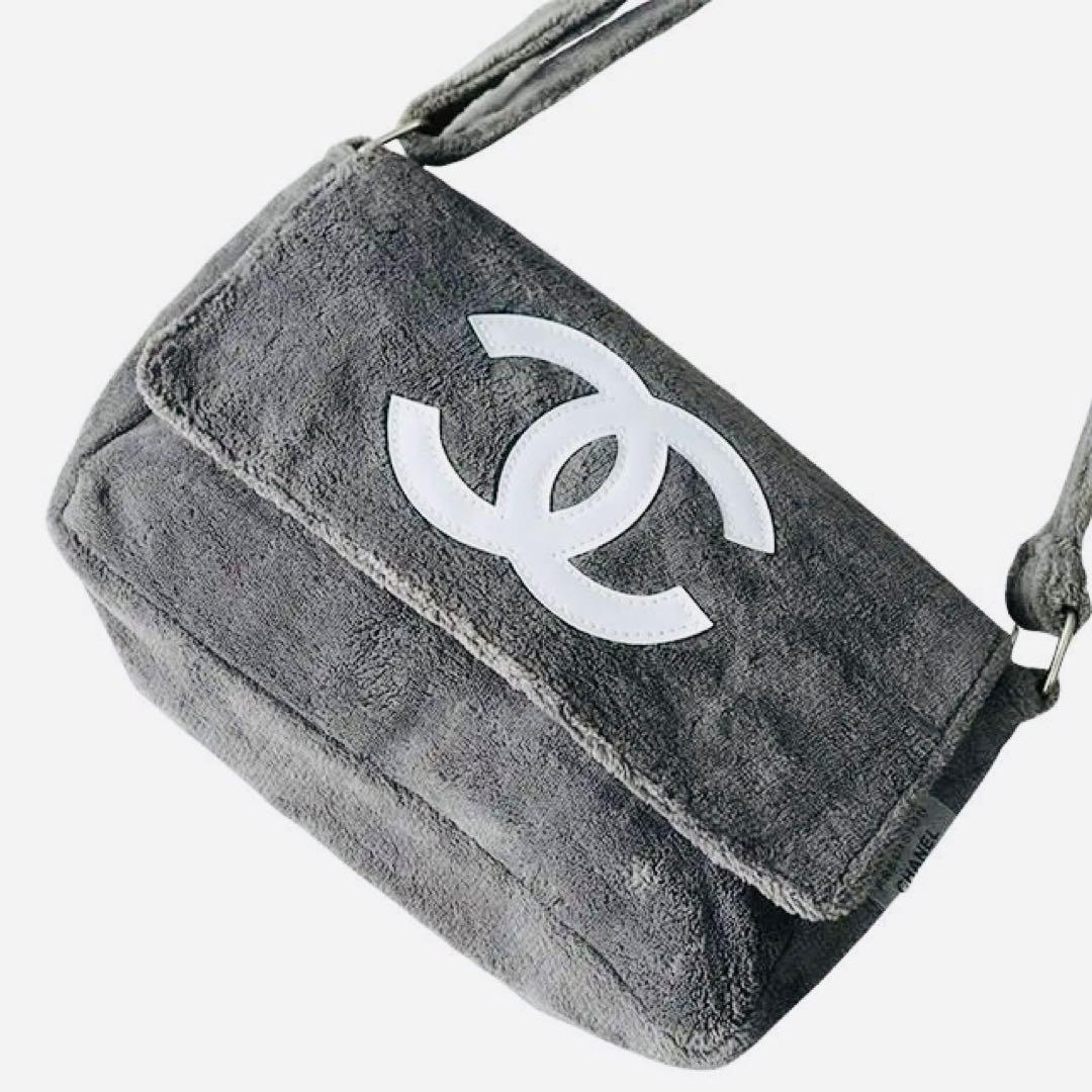 CHANEL シャネル ミニバッグ ポーチ チャコールグレー×ホワイトロゴ