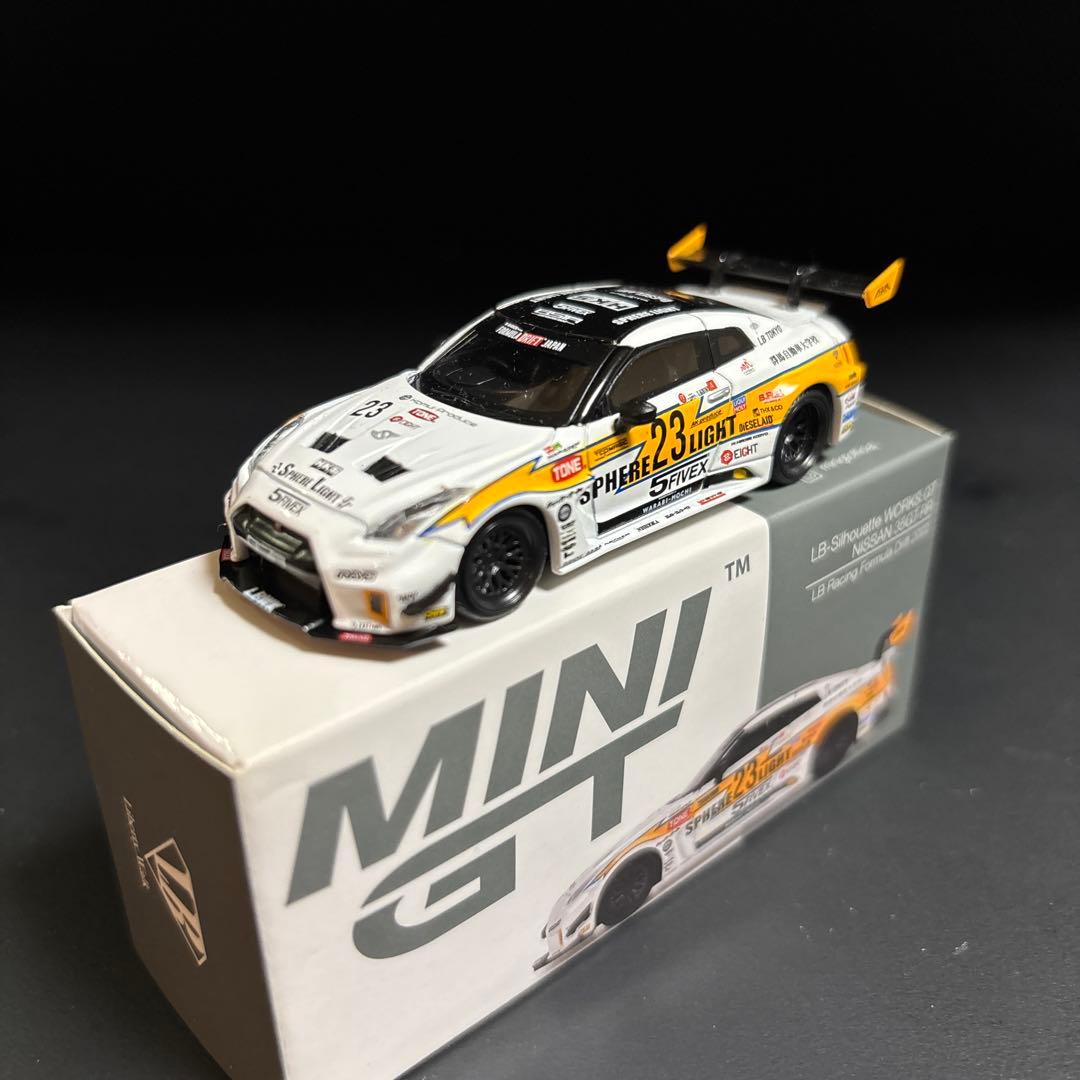 ミニカー MINIGT 164 LB- Silhuett Works GT 35GT-RR