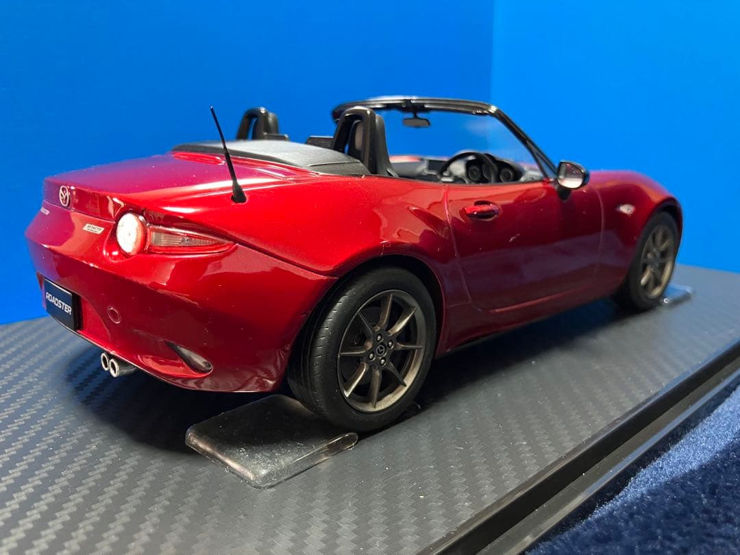 マツダ NDロードスター 1/18スケール ミニカー