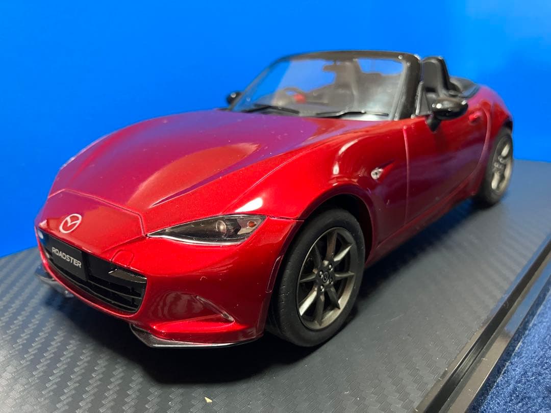 マツダ NDロードスター 1/18スケール ミニカー