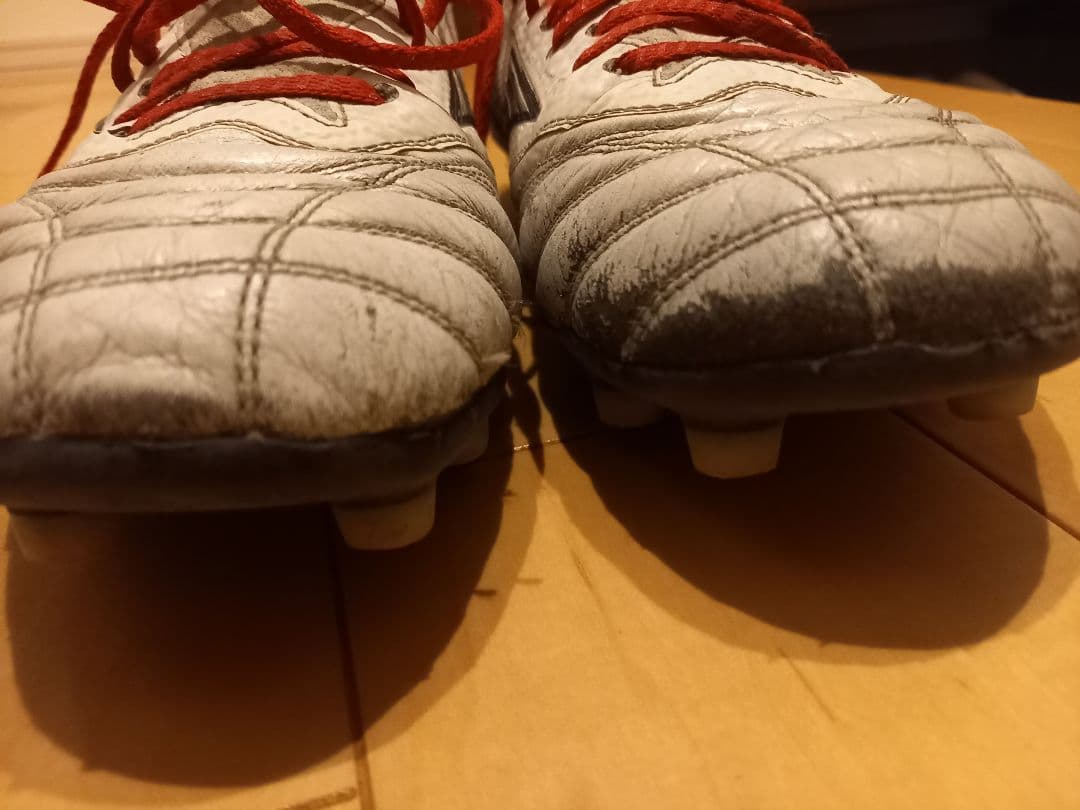 Mizuno Morelia β Neo 4 サッカーシューズ ホワイト/レッド