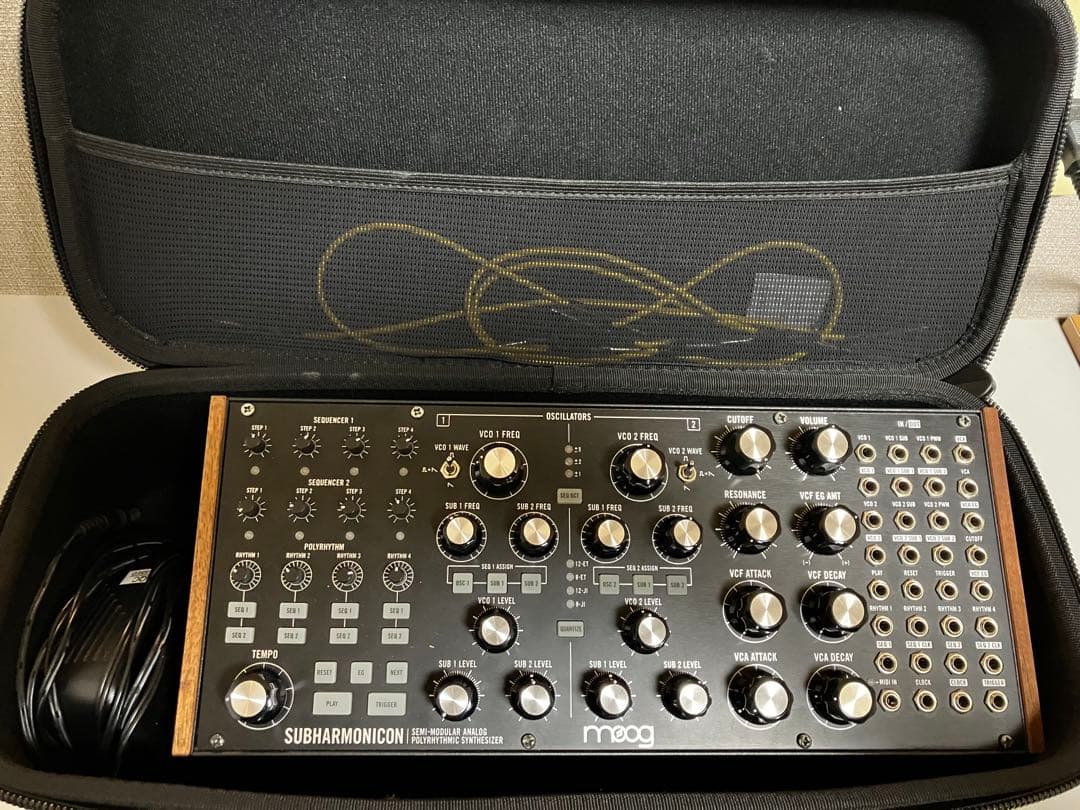 Moog SUBHARMONICON アナログシンセサイザー ケース付き