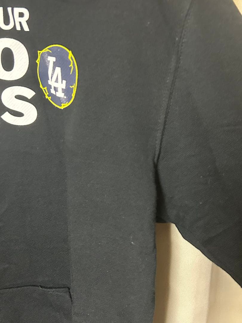 MLB Tokyo series 2025 パーカーＬサイズ　ブラック　未使用