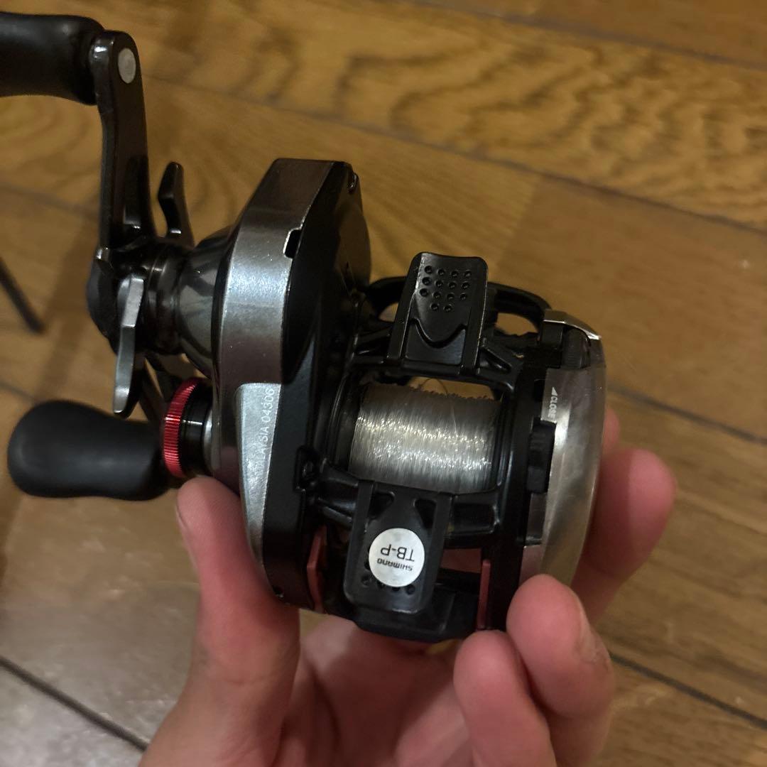 シルバー ベイトリール コンパクトスコーピオンDC