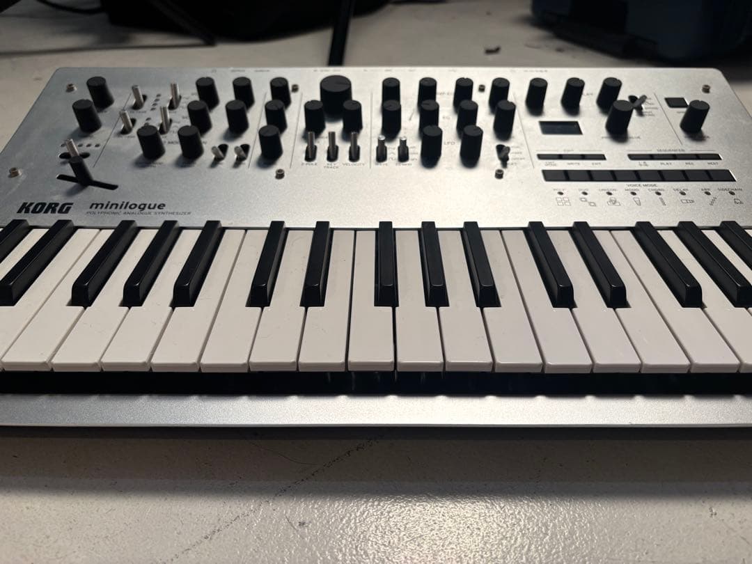 【即配送】KORG minilogue アナログポリフォニックシンセサイザー