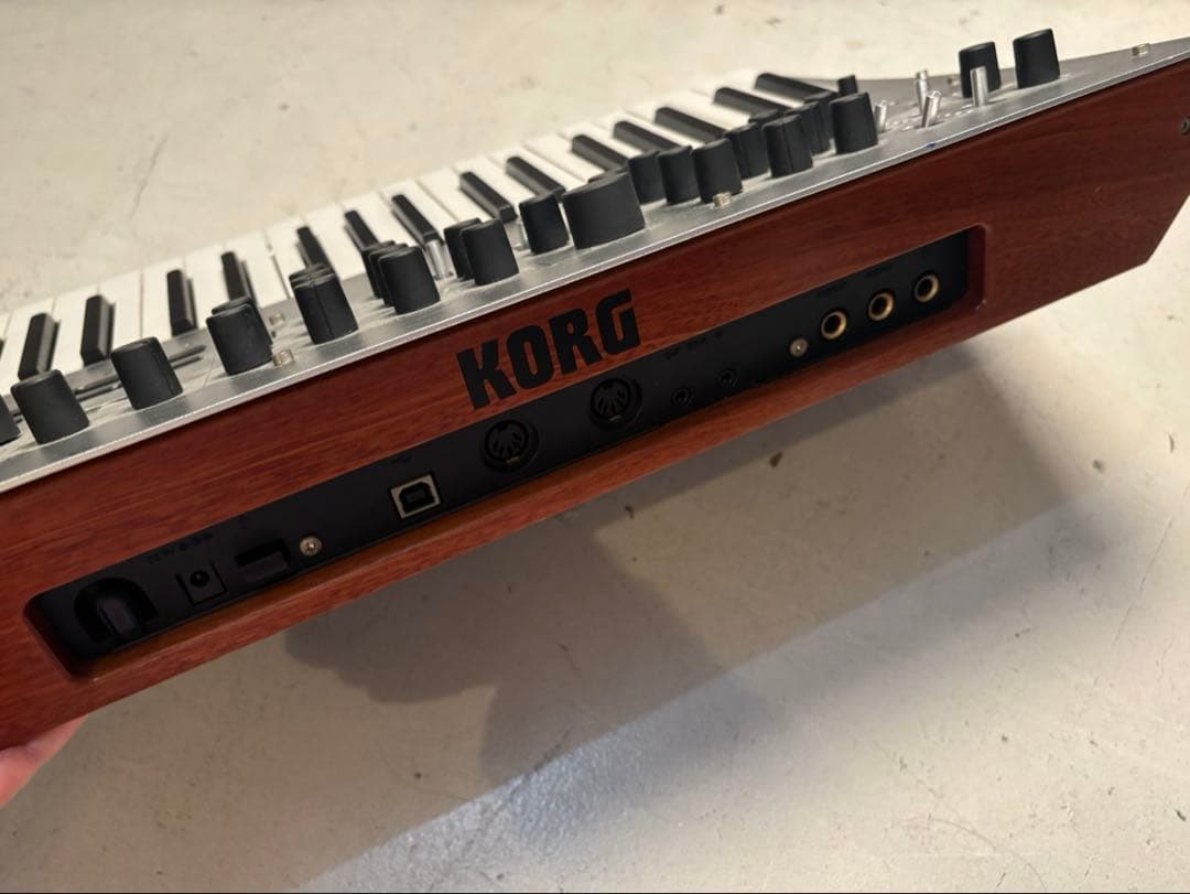 【即配送】KORG minilogue アナログポリフォニックシンセサイザー