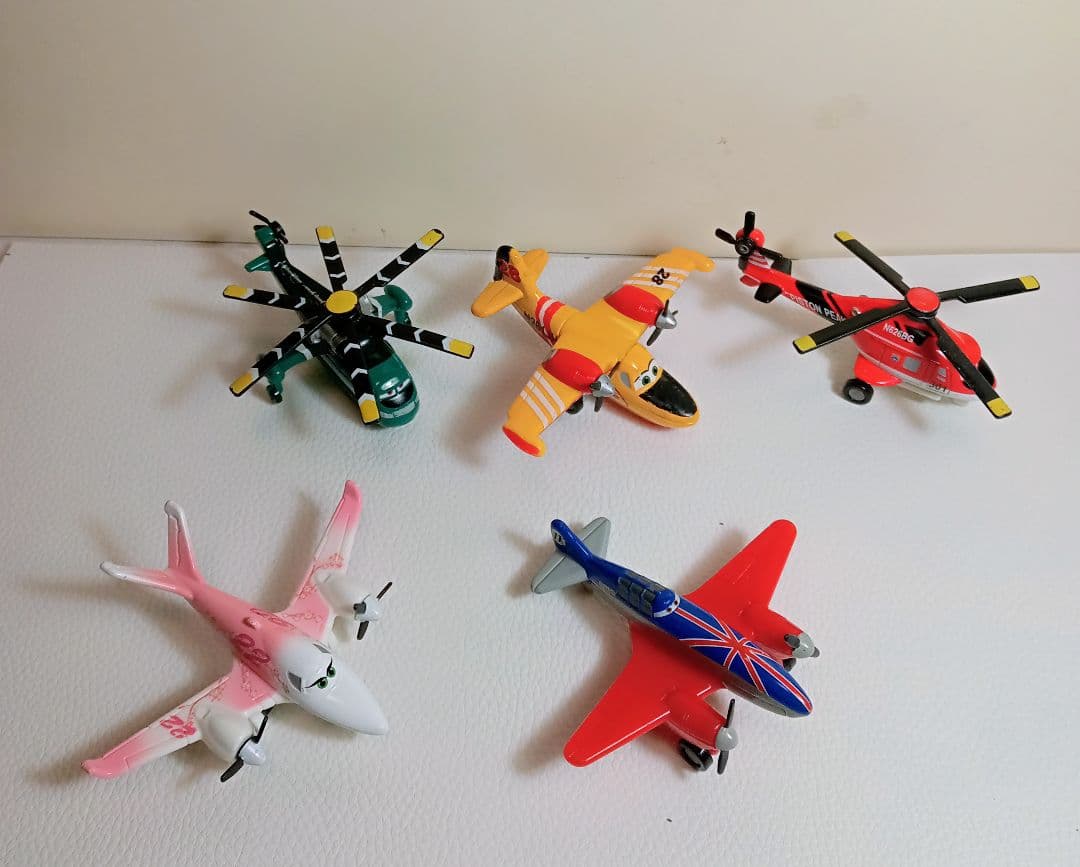 トミカディズニープレーンズ5機