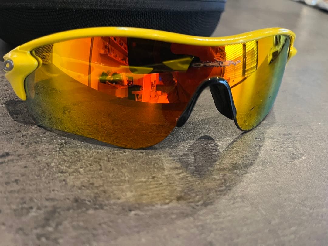 Oakley レーダーロック(カスタム) イエロー