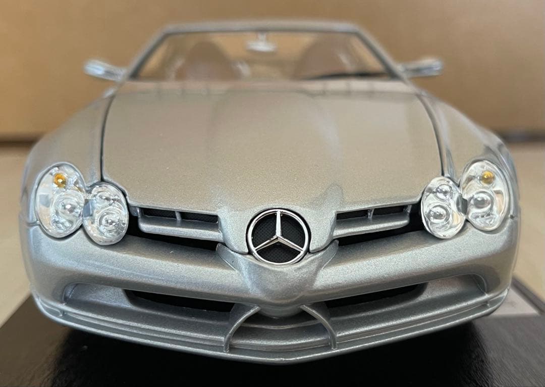 絶版新品　メルセデスベンツ/ 1/18 VISION SLR シルバーメタリック