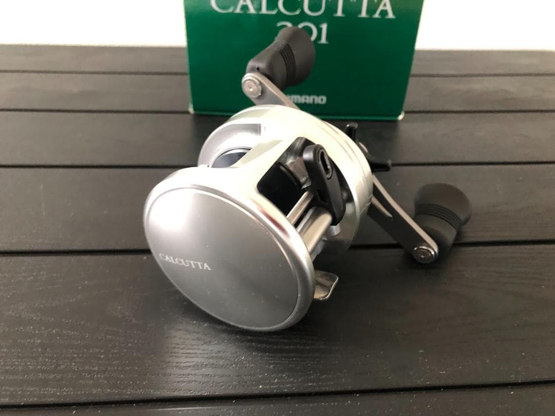 SHIMANO シマノ CALCUTTA 301 ベイトリール 左ハンドル