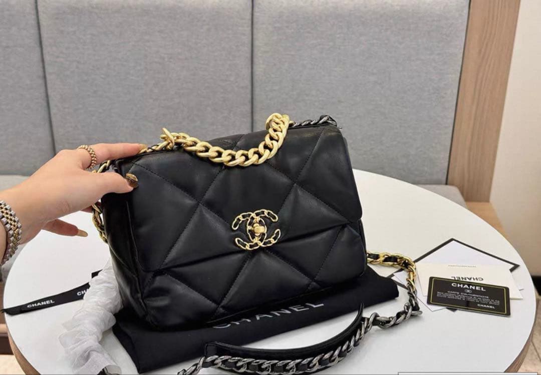CHANEL 19bag キルティングショルダーバッグ