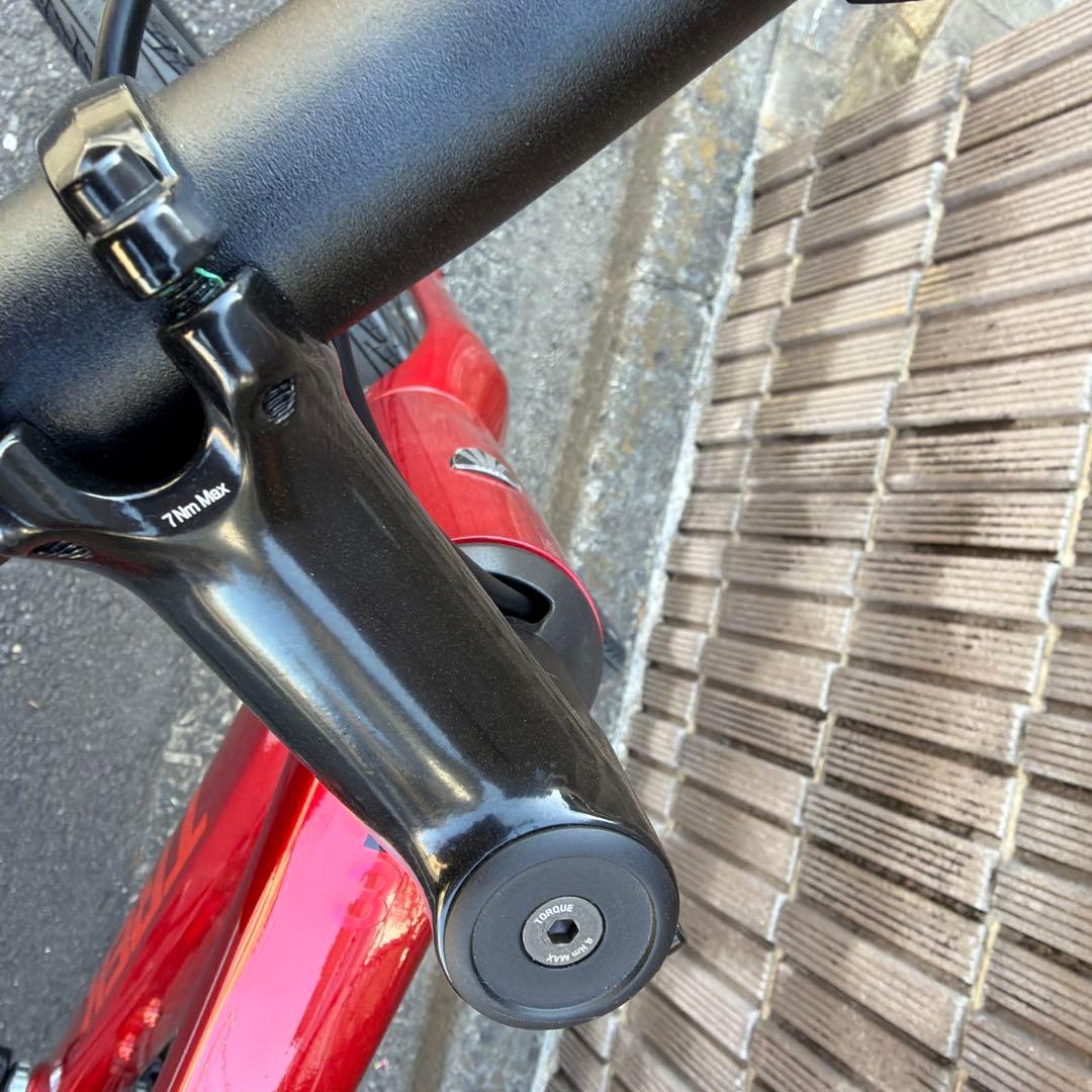 新品同様TREK FX3 GEN4 Mサイズ トレック クリムゾン クロスバイク