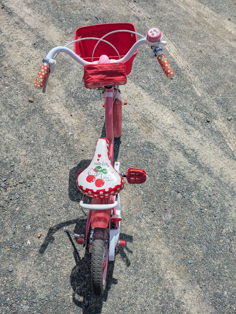 ★ふくさん専用★16インチハローキティいちごデザインの幼児用自転車