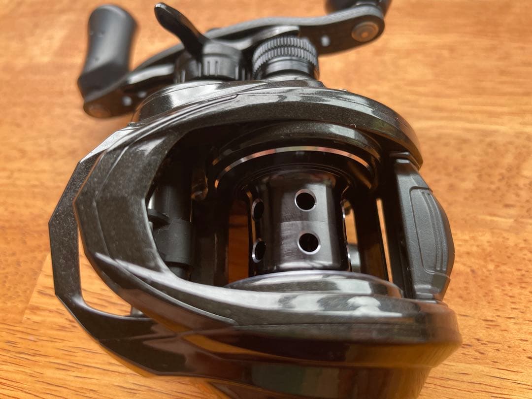 Abu Garcia ROXANI7 ベイトリール