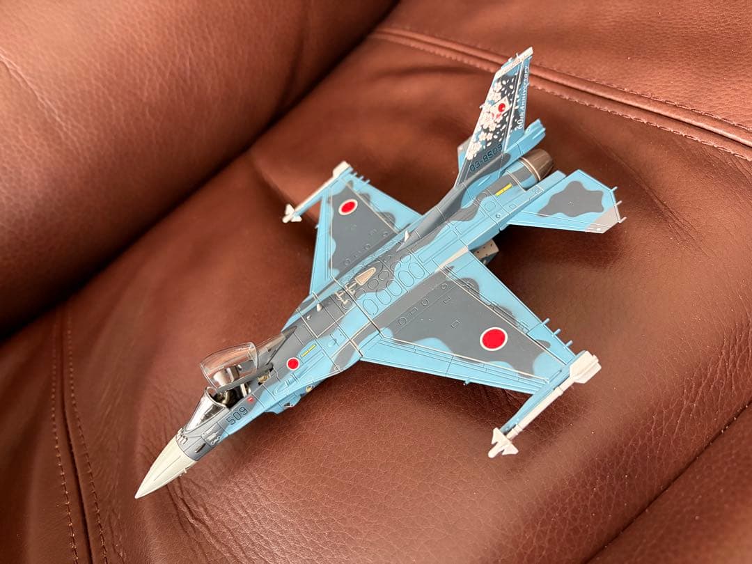 ホビーマスター 航空自衛隊 F 2 A 支援戦闘機　60周年記念塗装1/72