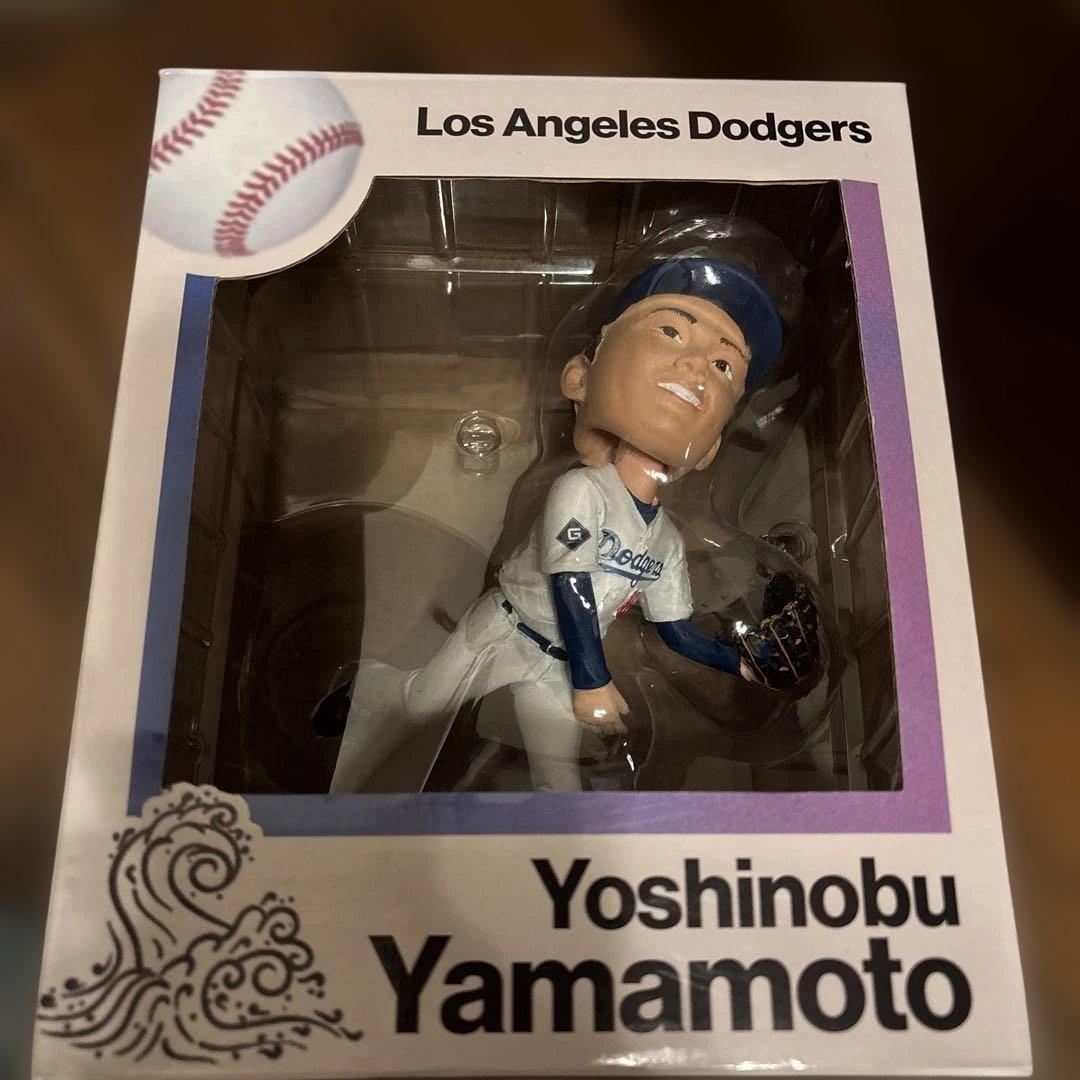 Dodgers Yoshinobu Yamamoto ボブルヘッドと#1バッジ