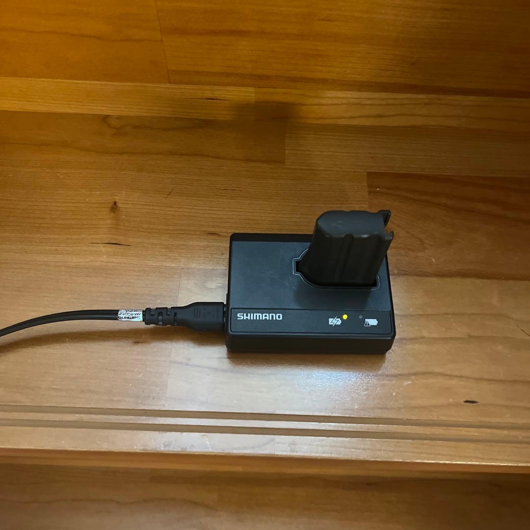 シマノ Di2 SM-BTR1 充電器