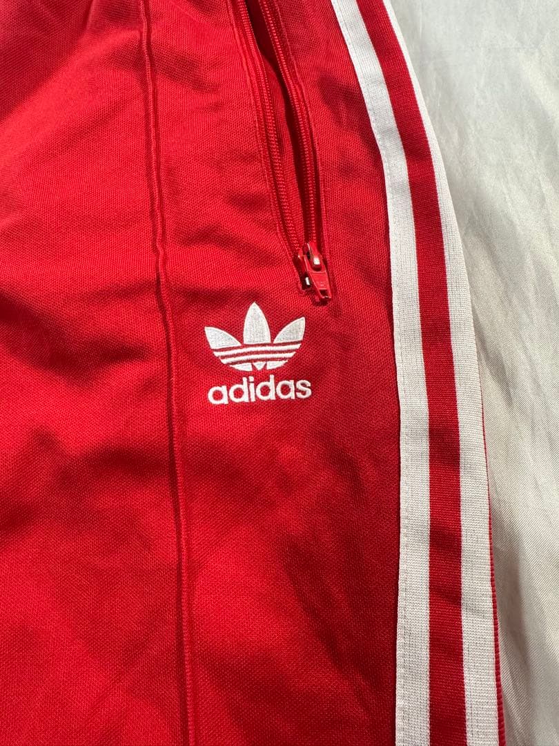 adidas firebird ヨーロッパ トラックパンツ 刺繍ロゴ