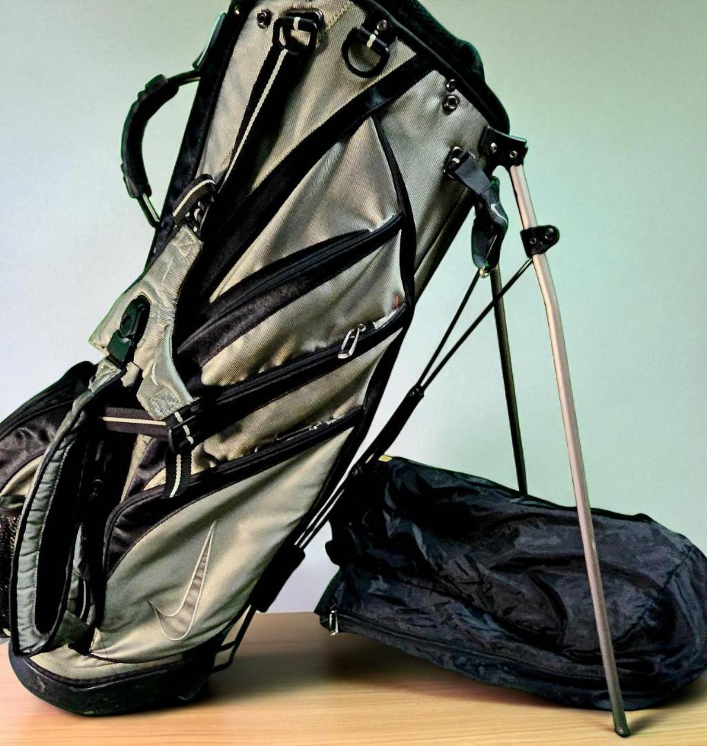 じゆん送料無料/美品　Nike Golf スタンド式キャディバッグ /ック