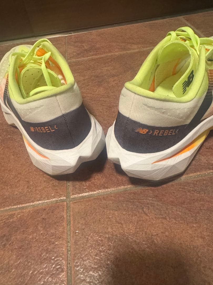 スパイク・シューズ New Balance Fuelcell Rebel V4
