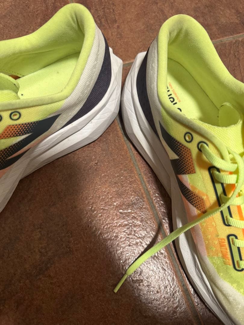 スパイク・シューズ New Balance Fuelcell Rebel V4