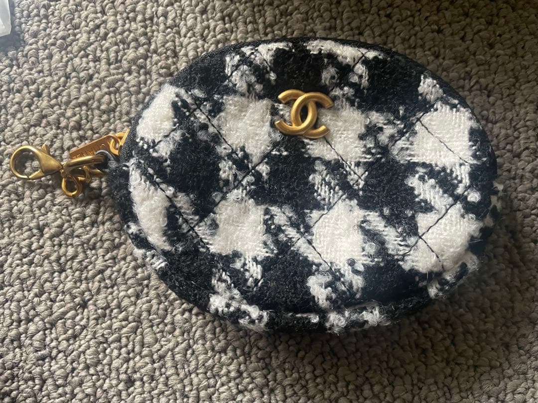 CHANEL ノベルティ　マルチポシェット＆ポーチ
