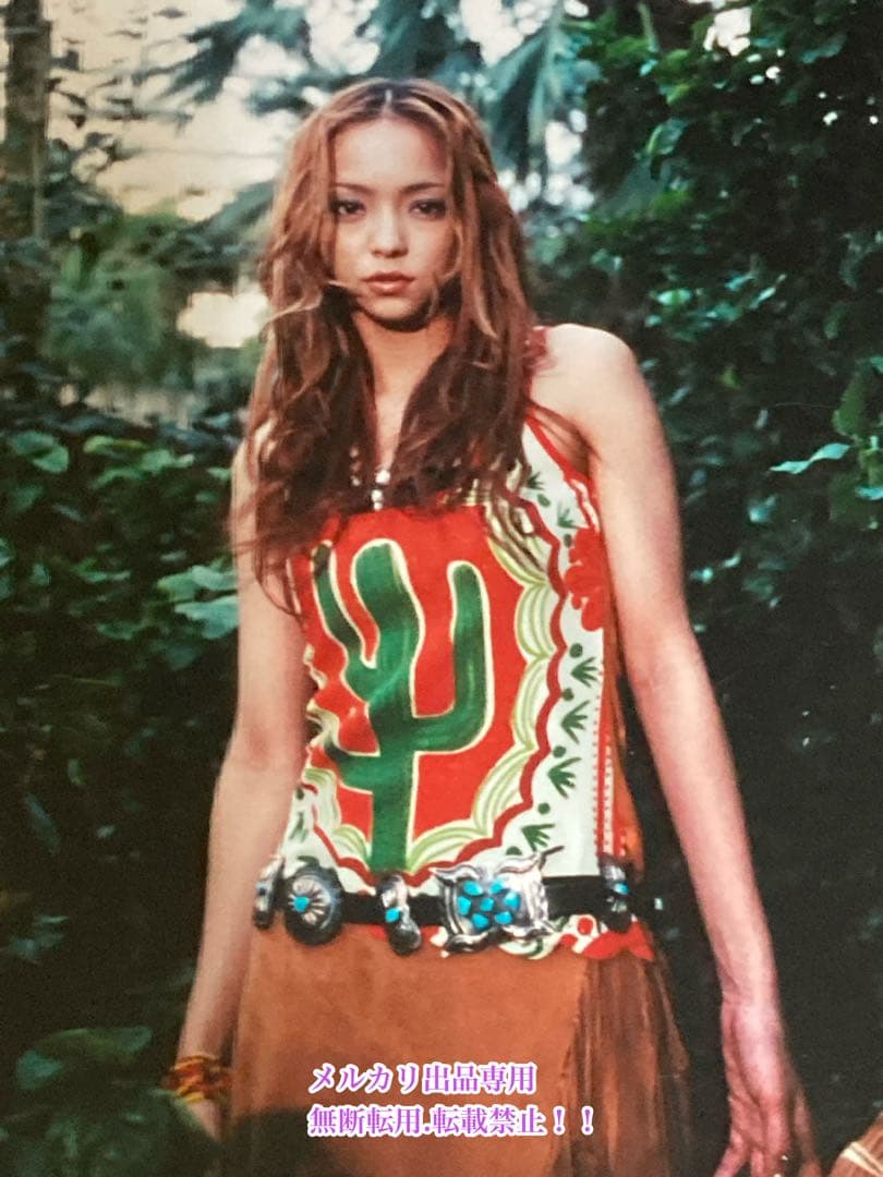 値下げ　超美品　超レア　安室奈美恵さん公式グッズ写真４枚＋ニュースペーパーセット