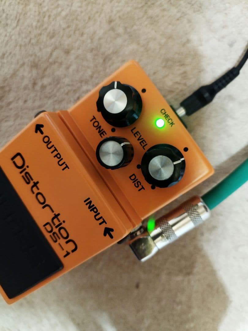 ギター BOSS DS-1