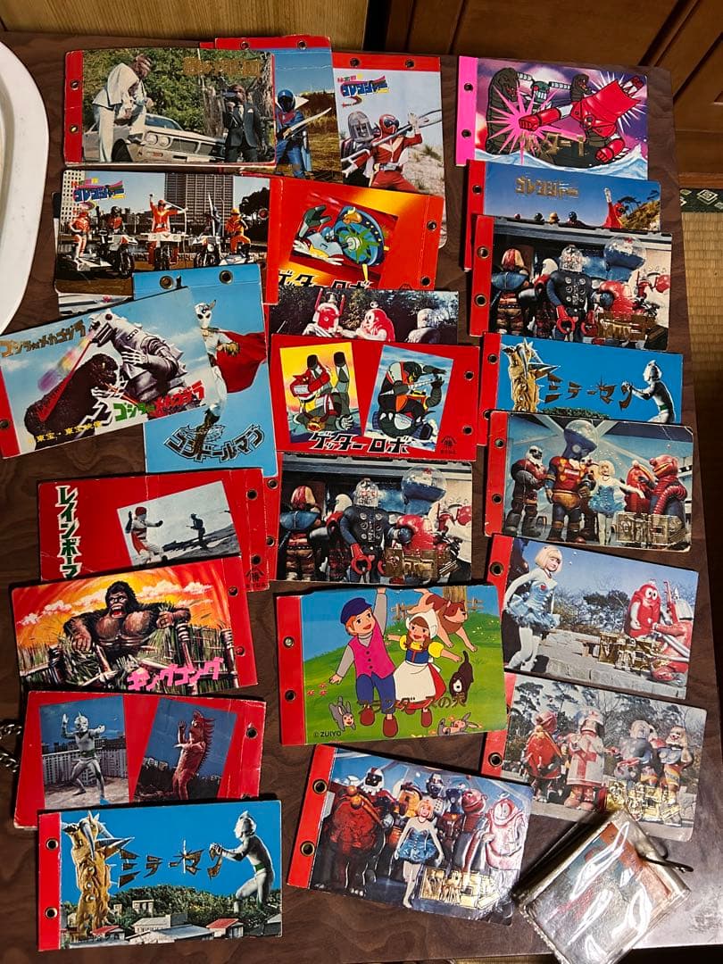 仮面ライダー、ロボコン、ウルトラマン、アニメ、特撮ヒーローなどカードセット