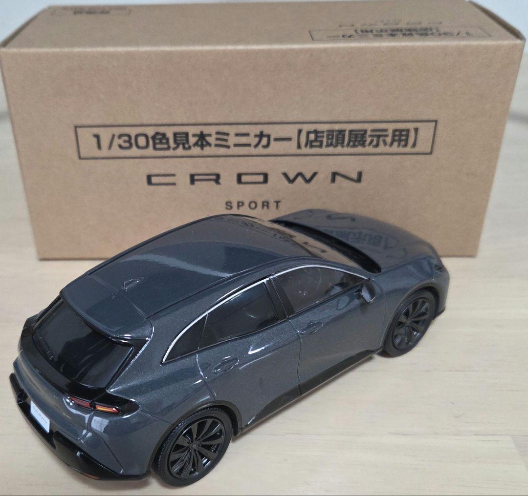 トヨタ クラウン スポーツ 1/30 カラーサンプル 【非売品】