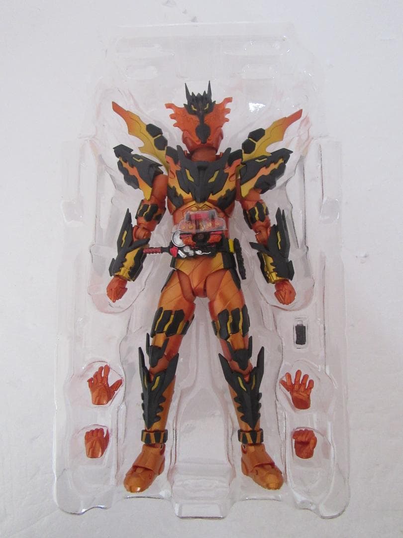 S.H.Figuarts 仮面ライダー クローズマグマ 仮面ライダービルド