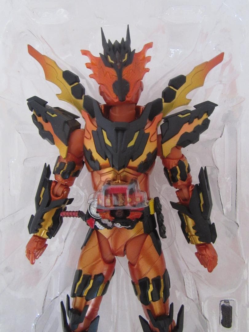 S.H.Figuarts 仮面ライダー クローズマグマ 仮面ライダービルド